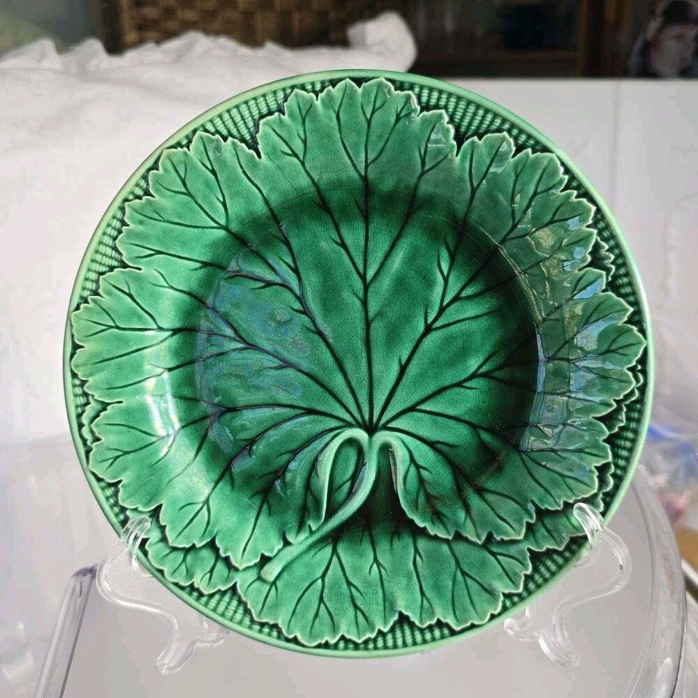 Wedgwood Green Majolica Cabbage Leaf 1935 8” Salad Plate LOT 1 | READ